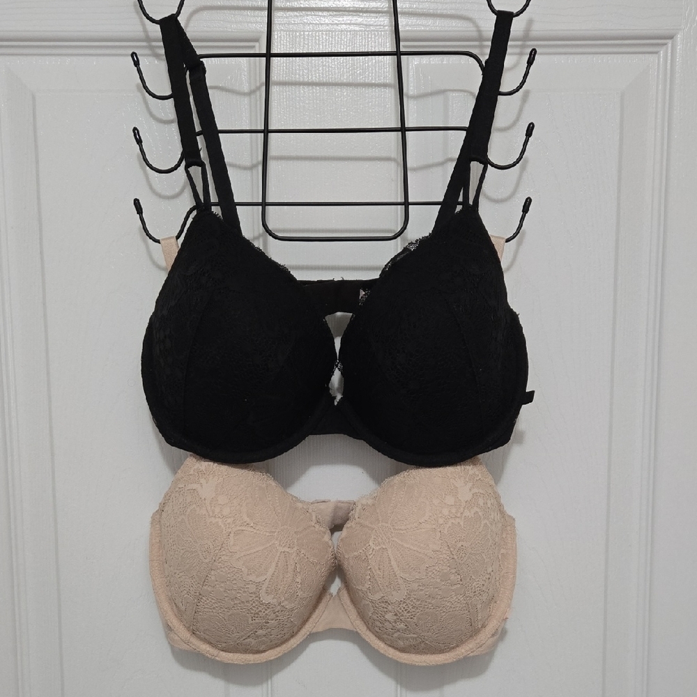 Victoria's Secret Black and Cream Lace Bra Set